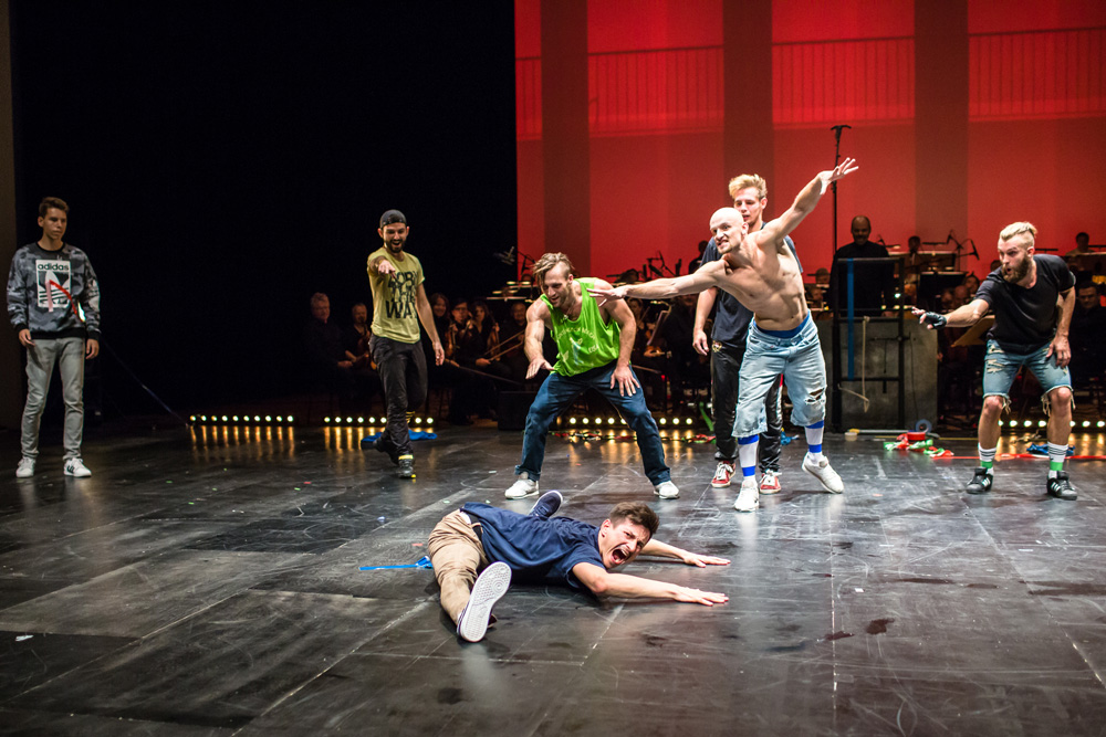 Premiere von SYPMHONIX im Festspielhaus Hellerau (® Christoph Seidler)